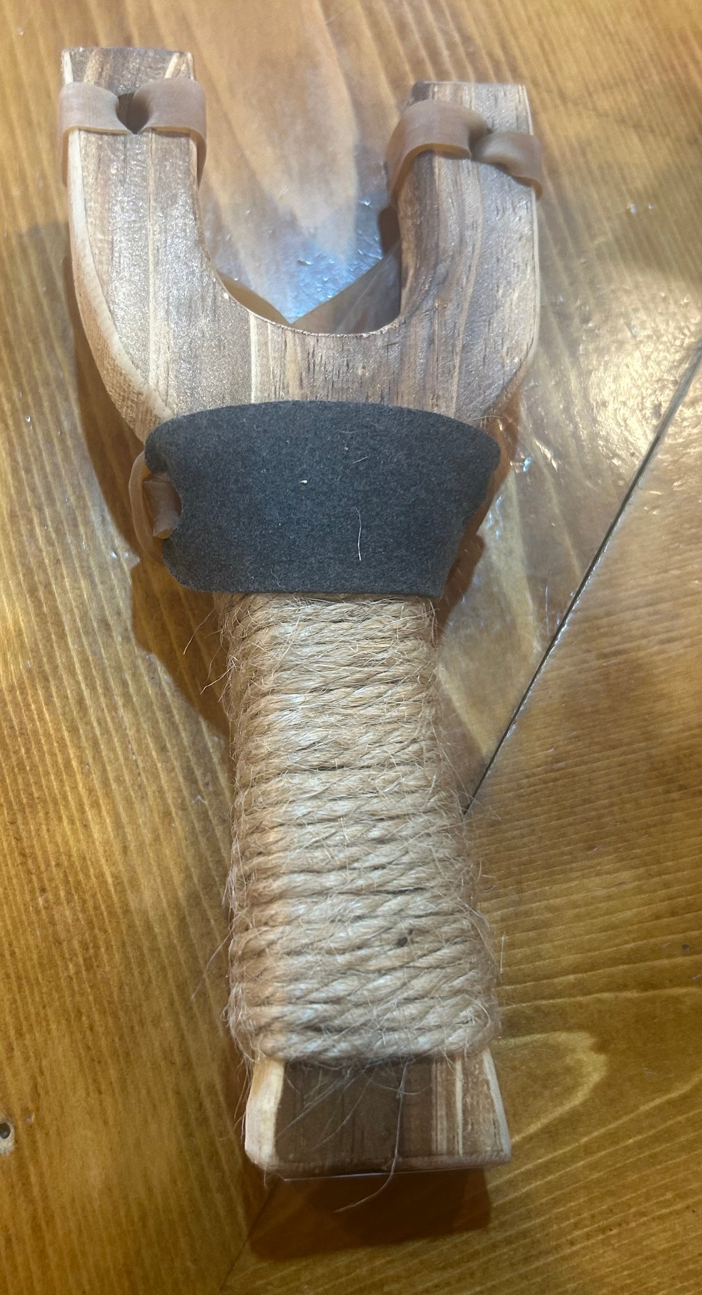 Wood sling shot/BW